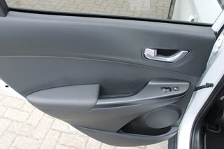 Hyundai Kona Hyundai Kona 1.6 GDI HEV Premium Sky Full Option! + Trekhaak 