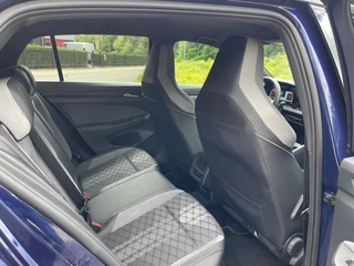 Volkswagen Golf Volkswagen Golf 1.5 TSI 2X R-LINE CAMERA VIRTUAL DISPLAY SFEERVERLICHTING IQ-LED - afbeelding nr 16