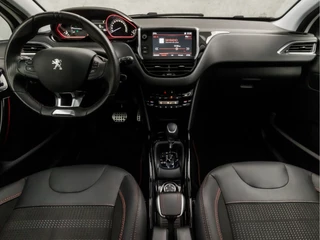 Peugeot 2008 Automaat (PANORAMADAK, APPLE CARPLAY, NAVIGATIE, CLIMATE, STOELVERWARMING, LEDER, SPORTSTOELEN, GETINT GLAS, CRUISE, LM VELGEN, NIEUWSTAAT) - afbeelding nr 6