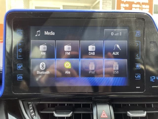 Toyota C-HR Toyota C-HR 1.8 Hybrid Bi-Tone | Navi | Stoelverwarming | Cruise Control - afbeelding nr 19