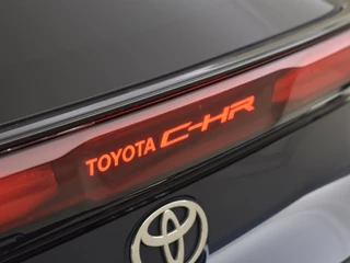 Toyota C-HR Toyota C-HR 1.8 Hybrid 140 First Edition | Parkeersensoren V+A | BLS | Elect - afbeelding nr 38