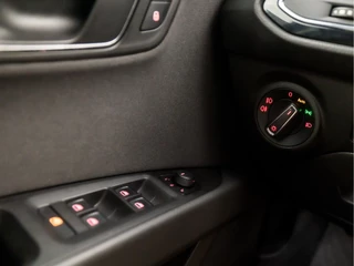 SEAT Leon (NAVIGATIE, CLIMATE, LED KOPLAMPEN, PARKEERSENSOREN, SPORTSTOELEN, GETINT GLAS, CRUISE, BLUETOOTH, NIEUWE APK, NIEUWSTAAT) - afbeelding nr 21