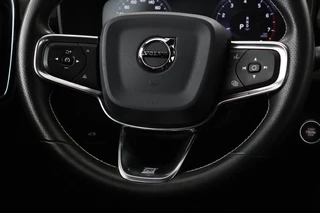 Volvo XC40 Volvo XC40 1.5 T3 R-Design | Stoel & stuurverwarming |  Trekhaak | Camera | Navigatie | Achterbankverwarming | Leder/Alcantara | Full LED - afbeelding nr 11