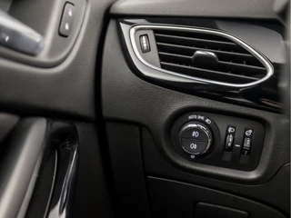 Opel Astra Opel Astra Sports Tourer 1.4 Innovation 150Pk Automaat (APPLE CARPLAY, GROOT NAVI, CLIMATE, CAMERA, LEDER, SPORTSTOELEN, ADAPTIVE CRUISE, PARKEERSENSOREN, LANE ASSIST, NIEUWE APK, NIEUWSTAAT) - afbeelding nr 23