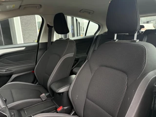 Ford Focus Ford Focus 1.0 EcoBoost Trend Edition Business | Parkeersensoren v/a | Apple CarPlay | Climate control |Navigatie | - afbeelding nr 9