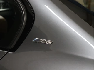 BMW 3 Serie [SCHUIFDAK, VOL LEDER, CAMERA, GROOT NAVI, HEAD-UP DISPLAY, NIEUWSTAAT] - afbeelding nr 23