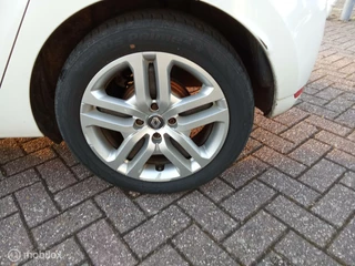 Renault Clio Renault Clio 0.9 TCe Limited Bose - afbeelding nr 5