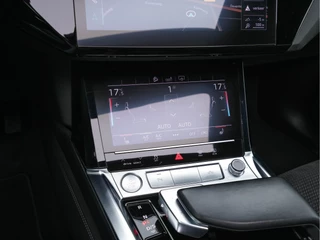 Audi e-tron Audi e-tron 50 Quattro S-Line Launch-Edition-Black 71 kWh (INCL-BTW) *PANO | LEATHER-MICROFIBRE | DIGI-COCKPIT | FULL-LED | MEMORY-PACK | ADAPTIVE-CRUISE | HEATED-SPORTSEATS | NAVI-FULLMAP | KEYLESS | SHIFT-PADDLES | 20