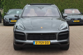 Porsche Cayenne Porsche Cayenne 3.0 E-Hybrid Platinum Edition / Trekhaak / Panoramadak / 360Camera / 22'' / Matrix LED / Luchtvering / Sportdesign / Sportchrono / Keyless / Stoelventilatie / Stuurverwarming / Dodehoek / DAB / ACC - afbeelding nr 8