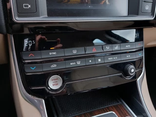 Jaguar XE 2.0 D 163pk Automaat Portfolio Premium Business Pack | Origineel NL | Navi | Bi-Xenon | Clima | Cruise | Leder+Verwarmd+Elek.Verstel | Pdc V+A+Camera | Rijstrook+Licht+Regensensor | 19''lm - afbeelding nr 15