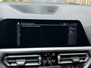 BMW 3 Serie BMW 3-serie Touring 330e Automaat | Leer | Adaptieve cruise control | DAB radio | Getint glas | LED verlichting | Stoelverwarming | Audio installatie | Apple CarPlay | Parkeersensoren voor en achter - afbeelding nr 36