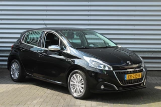 Peugeot 208 Clima Cruise Navi PDC LED 16