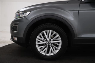 Volkswagen T-Roc Cruise Control, Panoramadak, Trekhaak, Airco, Parkeersensoren - afbeelding nr 11