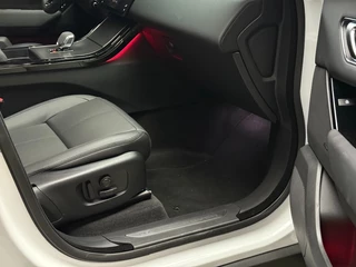 Land Rover Range Rover Velar Land Rover Range Rover Velar P400e SE Dynamic 22 inch Panorama/head-up/memory stoelen/vol leer - afbeelding nr 4