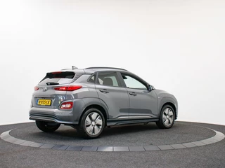 Hyundai Kona Hyundai Kona EV Premium 64 kWh | Warmtepomp | Snelladen - afbeelding nr 2