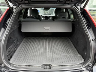 Volvo XC60 Volvo XC60 B4 197PK R-Design| Panodak| Adap.Cruise| Trekhaak| Camera - afbeelding nr 44