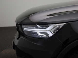 Volvo XC40 Volvo XC40 T5 Recharge R-Design | Achteruitrij Camera | Cruise Controle | Apple Carplay / Android Auto | Stoel + Stuur Verwarming | - afbeelding nr 16