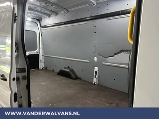 Ford Transit Ford Transit 2.0 TDCI 131pk L4H3 Euro6 Airco | Camera | Navigatie | Apple Carplay | Android Auto Cruisecontrol, Parkeersensoren, Verwarmde voorruit, Stoelverwarming, Bijrijdersbank - afbeelding nr 13