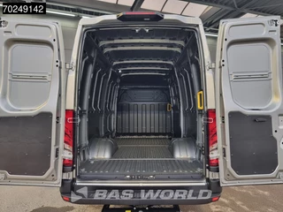 Iveco Daily Iveco Daily 35C21 210PK Automaat L2H2 Dubbellucht LED ACC 3.5t trekhaak Navi L2H2 12m3 Airco Trekhaak - afbeelding nr 7