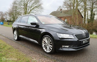 Škoda Superb Skoda Superb Combi 2.0 TSI 4x4 L&K / Pano / Canton / Luxe - afbeelding nr 3