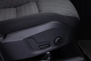 Volvo XC60 Volvo XC60 2.0 T6 Plug-in hybrid AWD Core Bright | PANORAMADAK ✅ 1e Eigenaar - afbeelding nr 8