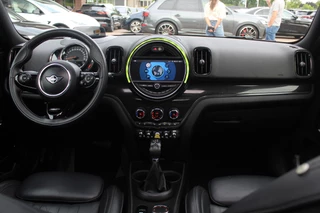 MINI Countryman MINI Countryman Mini 2.0 Cooper S E ALL4 Chili / Panoramadak / Camera / Head-up / 19'' / Leder / Navigatie / Stoelverwarming / DAB / Cruise Control / SoH 94% - afbeelding nr 3