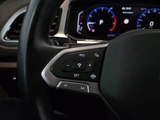 Volkswagen T-Roc Volkswagen T-Roc 1.5 TSI Life 75 Edition / Trekhaak / Virtual Cockpit / NL Auto - afbeelding nr 39