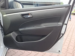 Suzuki Swift Suzuki Swift 1.2 Exclusive EASSS | Airco | Cruise | Keyless | Stoelverwarming | LMV | - afbeelding nr 28