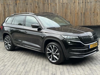 Škoda Kodiaq Skoda Kodiaq 1.5 TSI Sportline Automaat | Trekhaak uitklapbaar | Navigatiesysteem | Stoelverwarming | Stuurverwarming | Getint glas | Cruise control | 20 inch lichtmetalen velgen | Achteruitrijcamera | Parkeersensoren voor en achter - afbeelding nr 43