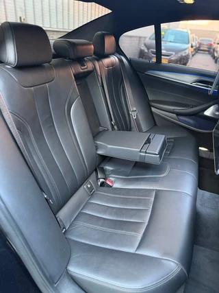 BMW 5 Serie BMW 5-serie M550i xDrive M-Pakket|Pano|Softclose|B&W|Alcantara|360|Leder - afbeelding nr 45
