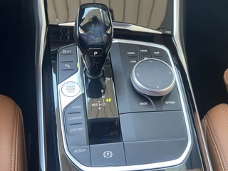BMW 3 Serie BMW 3 Serie Touring 320d Automaat 190 pk High Executive Edition Navi Adaptieve Cruise Control Life Cockpit Prof Sportstoelen Leer Stoelverwarming DAB Led Koplampen  Extra Getint Glas Parkeersensoren NL Auto BTW - afbeelding nr 28
