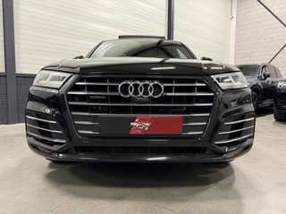 Audi Q5 Audi Q5 55 TFSI e quattro Competition 367PK S-Line PANO/LUCHTVERING/TREKHAAK/360CAMERA/MASSAGE/KEYLESS/MATRIX/VIRTUAL/CARPLAY/SFEER/19