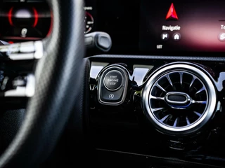 Mercedes-Benz A-Klasse Mercedes A-klasse A200 AMG|FACELIFT|PANO|BURMESTER|CAMERA - afbeelding nr 32