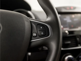 Renault Clio Automaat (NAVIGATIE, CLIMATE, LM VELGEN, SPORTSTOELEN, PARKEERSENSOREN, CRUISE, NIEUWSTAAT) - afbeelding nr 19