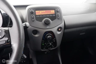 Peugeot 108 Peugeot 108 1.0 e-VTi 69PK Active airco|tel|geen import - afbeelding nr 8