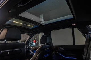 BMW X5 BMW X5 xDrive50e Hybrid M-Sport | Pano Skylounge | HUD | 360 | Brooklyn Grau - afbeelding nr 13