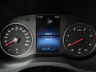 Mercedes-Benz Sprinter Mercedes-Benz Sprinter 319CDI 3.0V6 7G-Tronic Automaat L2H2 | 3500Kg Trekhaak | Led | Navigatie | Camera | Airco | Cruise | Betimmering - afbeelding nr 14