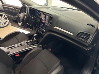 Renault Megane E-Tech Renault Megane E-Tech Estate 1.6 Plug-in 160 Intens Headup Navigatie LED CRUISE LEDER/STOF - afbeelding nr 13
