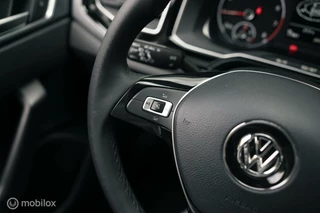 Volkswagen Polo Volkswagen Polo 1.0 TSI 116PK Highline LED ACC NAVI CARPLAY - afbeelding nr 19