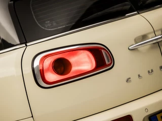 MINI Clubman Automaat (NAVIGATIE, CLIMATE, STOELVERWARMING, GETINT GLAS, SPORTSTOELEN, CRUISE, PARKEERSENSOREN, NIEUWSTAAT) - afbeelding nr 28
