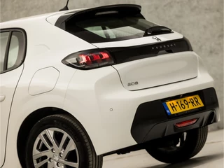 Peugeot 208 (APPLE CARPLAY, GROOT NAVI, 360 CAMERA, LM VELGEN, SPORTSTOELEN, PARKEERSENSOREN, CRUISE, NIEUWE APK, NIEUWSTAAT) - afbeelding nr 13