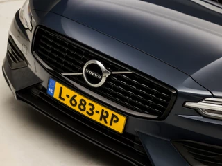Volvo V60 164Pk Automaat (APPLE CARPLAY, GROOT NAVI, CAMERA, ADAPTIVE CRUISE, SPORTSTOELEN, TREKHAAK, PARKEERSENSOREN, DAB+, NIEUWE APK, NIEUWSTAAT) - afbeelding nr 30