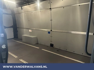 Mercedes-Benz Sprinter Mercedes-Benz Sprinter 317 CDI 170pk L3H2 Euro6 Airco | Camera | Apple Carplay | Android Auto Cruisecontrol, Parkeersensoren, Stoelverwarming, Bijrijdersbank, MBUX - afbeelding nr 11