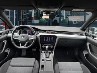 Volkswagen Passat Volkswagen Passat Variant 2.0 TDI DSG BUSINESS CAMERA/MEMORY/NAVI/ACC/STOELVERW/E-KLEP - afbeelding nr 14