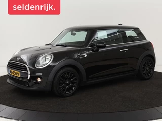 MINI Cooper Mini Cooper 1.5 Business | Navigatie | Airco |  Cruise control | Bluetooth | Lichtmetalen velgen - afbeelding nr 1
