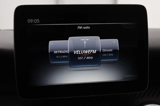 Mercedes-Benz A-Klasse Mercedes-Benz A-klasse 160 AMG Night | Panoramadak | Camera | Full LED |  Navigatie | Trekhaak | Cruise control | Park Assist | Airco | Half leder | Sportstoelen - afbeelding nr 23