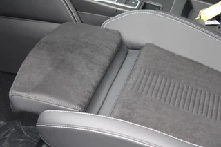 Ford Kuga Ford Kuga 2.5 PHEV Active X Driver Assistance Pack | Panoramadak | Winter Pack | Wegklapbare trekhaak | 19 inch lichtmetalen velgen | Adaptieve Matrix LED koplampen met Coast to Coast |  Reservewiel | - afbeelding nr 14