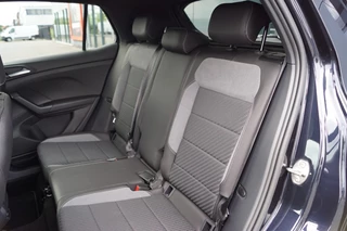 Volkswagen T-Cross Volkswagen T-Cross 1.5 TSI DSG R-Line 150pk / Navi / Camera/ ACC /LED / Trekhaak - afbeelding nr 35