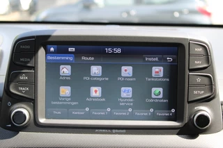 Hyundai Kona Hyundai Kona 1.0T Premium Navi/Leder/Wint/Cam/Pdc/Cool/18