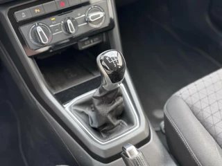 Volkswagen T-Cross Volkswagen T-Cross 1.0 TSI Go Camera | Carplay | Nette auto! - afbeelding nr 14